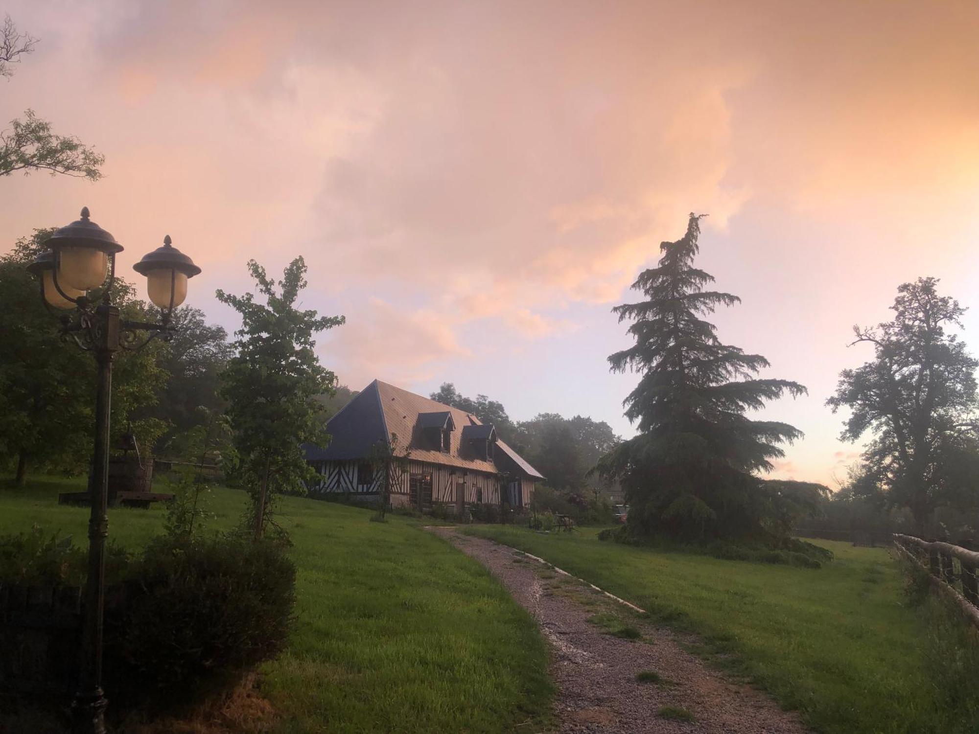 Le Champ Des Possibles Bed and Breakfast Manerbe Eksteriør billede
